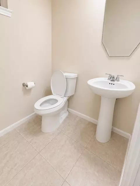 Bath - 1608 Grable Cove Ln, Spring, TX 77379 photo 6 of 6