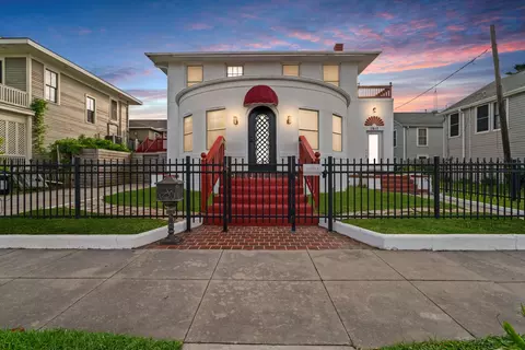 1919 Rosenberg St, Galveston, TX 77550