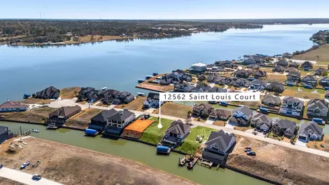 12562 St Louis Ct, Willis, TX 77318