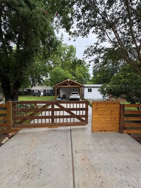 251 Mudd St, Coldspring, TX 77331
