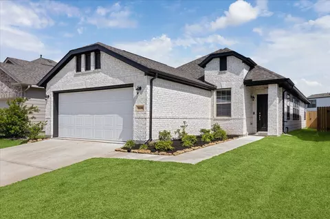 5339 Basquiat Dr, Houston, TX 77048