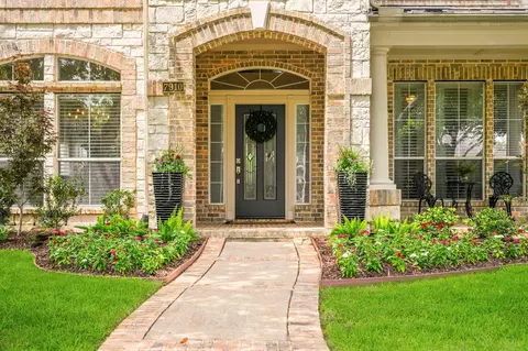 7910 Emerald Haven Dr, Sugar Land, TX 77479