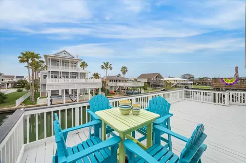 22032 Matagorda Dr, Galveston, TX 77554