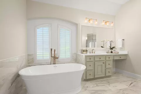 Bath - 4106 Angling Ln, Spring, TX 77386 photo 2 of 9