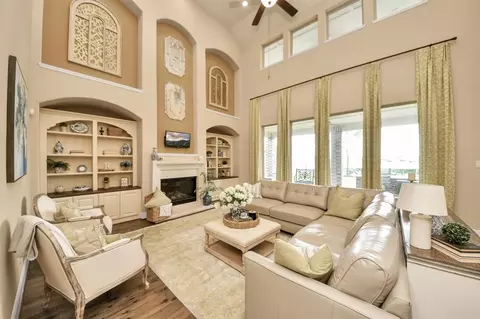 Living - 1525 Noble Way Ct, League City, TX 77573 photo 1 of 6