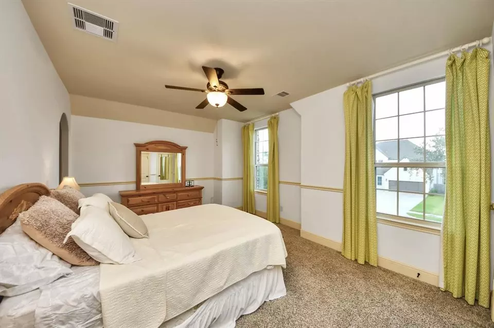 Bedroom - 1525 Noble Way Ct, League City, TX 77573 photo 5 of 5