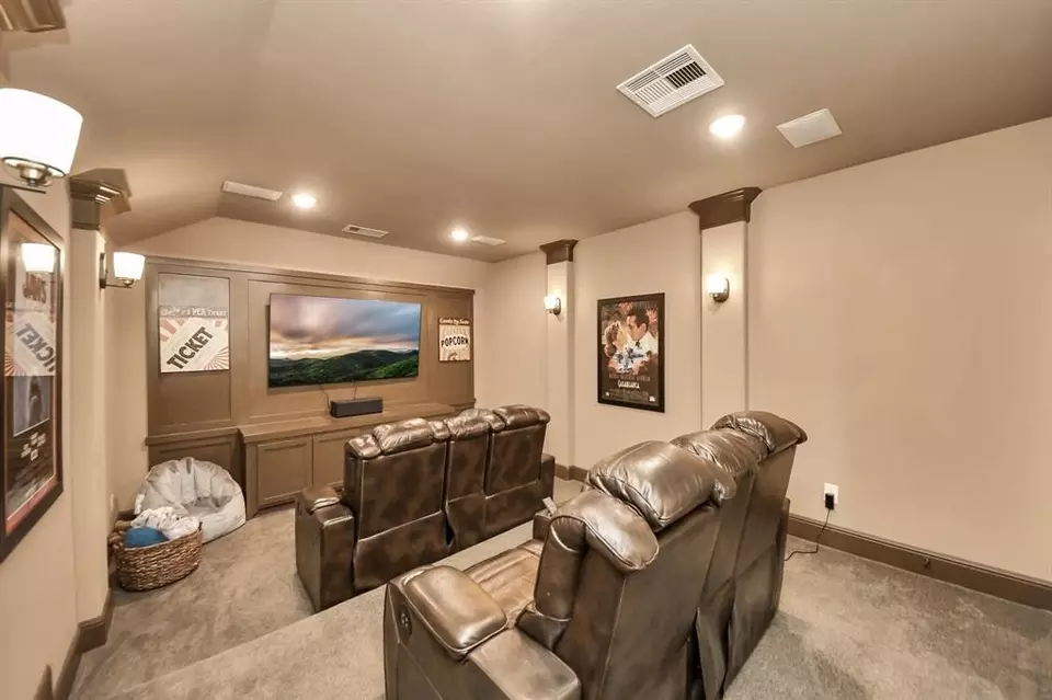 Entry Way - 1525 Noble Way Ct, League City, TX 77573 photo 4 of 6