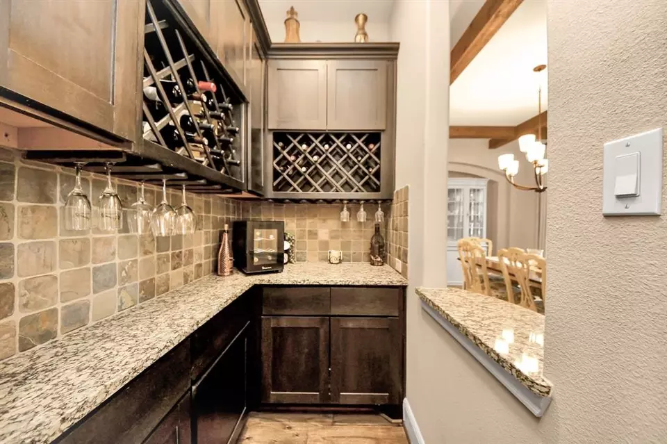 Kitchen - 1525 Noble Way Ct, League City, TX 77573 photo 6 of 6