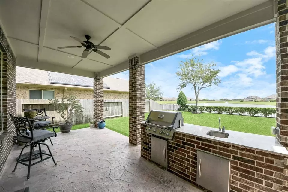 Exterior - 1525 Noble Way Ct, League City, TX 77573 photo 2 of 7