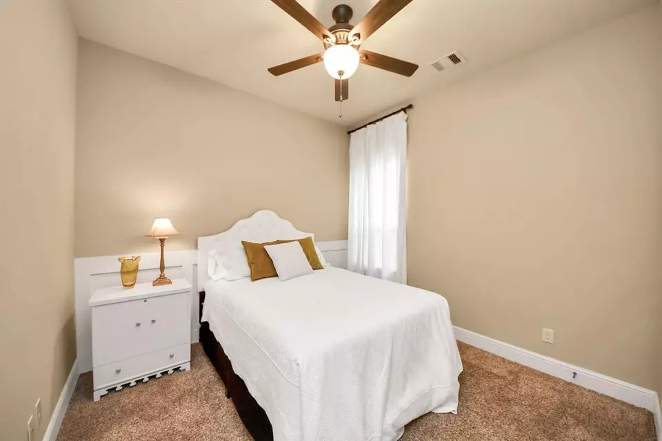 Bedroom - 1525 Noble Way Ct, League City, TX 77573 photo 1 of 5