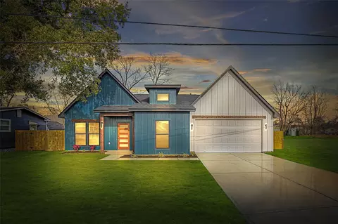 1807 Waco St, Dayton, TX 77535