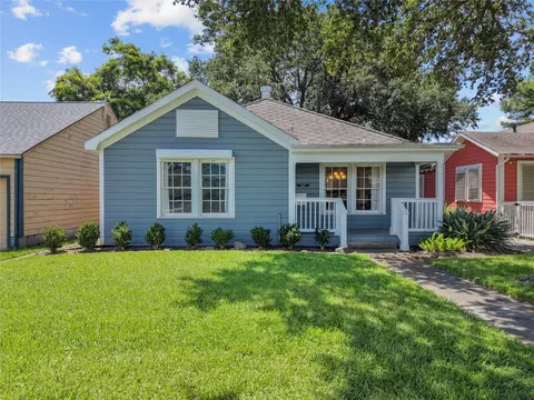 5017 Avenue N 12, Galveston, TX 77551