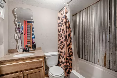 Bath - 283 Walnut Cove Rd, Onalaska, TX 77360 photo 1 of 2