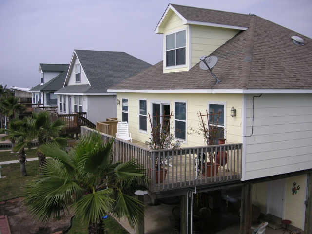 21 Kingfish Ln, Freeport, TX 77541 photo 1