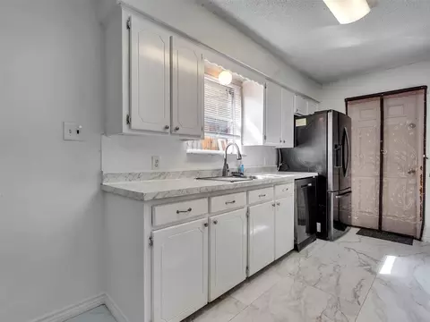 Kitchen - 5602 Rivergate Dr, Spring, TX 77373 photo 1 of 2