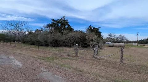 900 County Road 126, Hallettsville, TX 77964