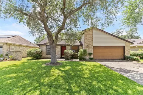 14 Sarita Rd, Angleton, TX 77515