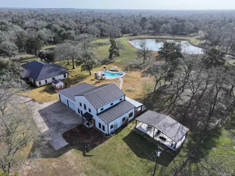 1094 Dunlavy Rd, Cat Spring, TX 78933