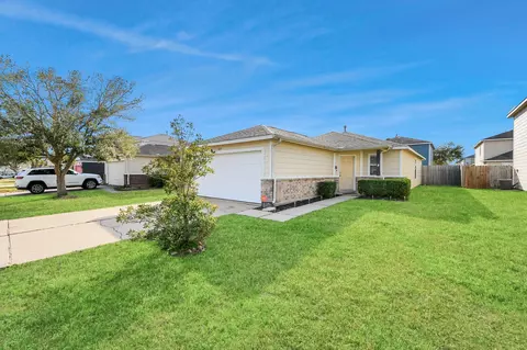 8218 Radial Ct, Rosharon, TX 77583