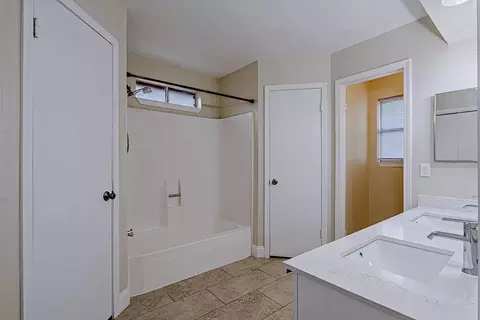 Bath - 17811 Hawk Haven Ln, Spring, TX 77379 photo 1 of 5