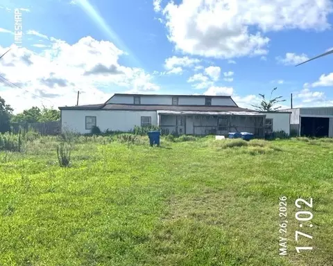 691 County Road 174, Bay City, TX 77414