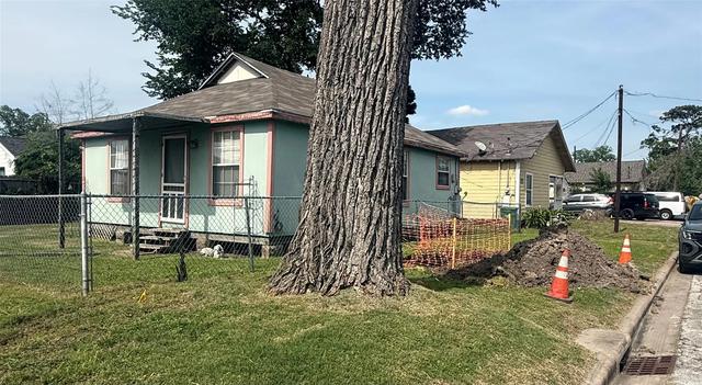 4202 Gano St, Houston, TX 77009