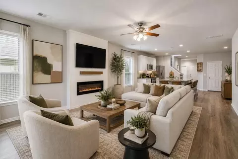 210 Bellewood Manor Dr, Magnolia, TX 77354