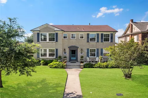 36 Cedar Lawn Cir, Galveston, TX 77551