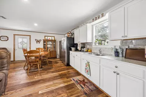 Kitchen - 25812 Kickapoo Rd, Hockley, TX 77447 photo 5 of 5