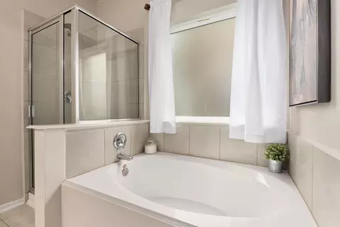 Bath - 2509 Quartz Trl, Spring, TX 77386 photo 2 of 3
