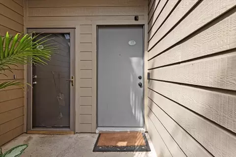 10047 Westpark Dr #33, Houston, TX 77042