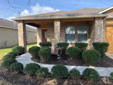 915 Wild Cotton Rd, Rosenberg, TX 77471