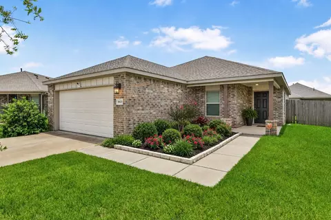 8611 Conquest Cir, Texas City, TX 77591