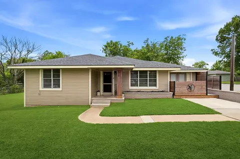 107 Sayles St, Brenham, TX 77833