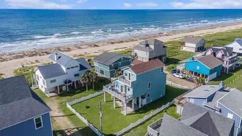 21233 Gulf Dr, Galveston, TX 77554