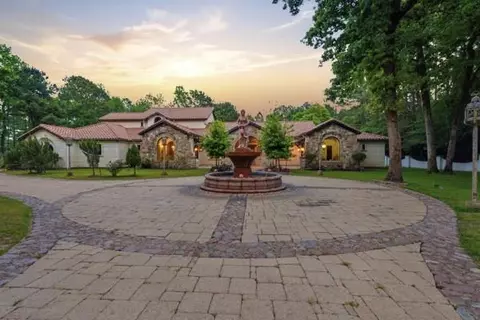 2426 Blue Lake Dr, Magnolia, TX 77354