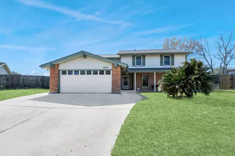 10522 Gulfstream Ln, Sugar Land, TX 77498