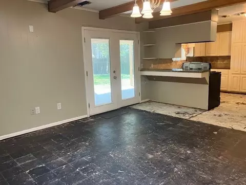 Living - 407 Wilson Rd, Conroe, TX 77301 photo 2 of 2