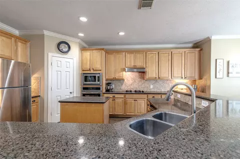 Kitchen - 17819 Gables Bend Dr, Tomball, TX 77377 photo 3 of 4