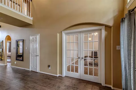Entry Way - 17819 Gables Bend Dr, Tomball, TX 77377 photo 7 of 9
