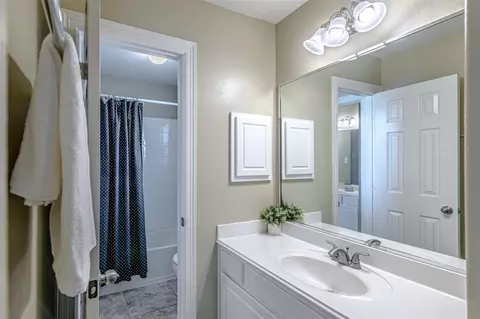 Bath - 17819 Gables Bend Dr, Tomball, TX 77377 photo 7 of 7