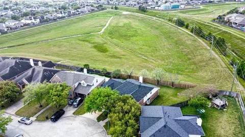 View/Area - 17819 Gables Bend Dr, Tomball, TX 77377 photo 2 of 3