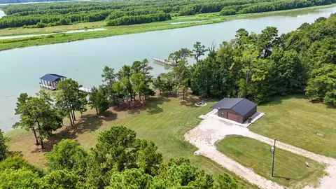 380 Lonesome Dove Trl, Trinity, TX 75862