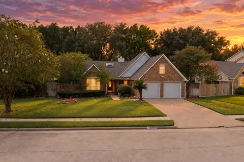 8303 Plum Lake Dr, Houston, TX 77095