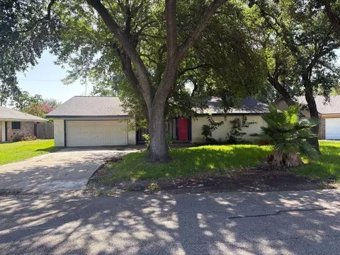 3911 Dolphin Ln, La Porte, TX 77571
