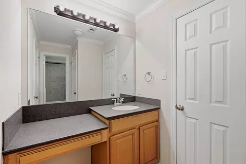 Bath - 1126 Chelshurst Way, Spring, TX 77379 photo 3 of 4