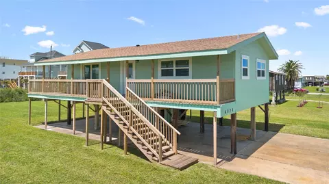 4020 4th St, Galveston, TX 77554