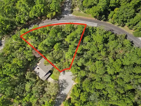26709 Maple Ct, Huntsville, TX 77320
