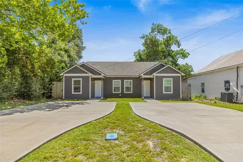 405 W Worsham St, Willis, TX 77378