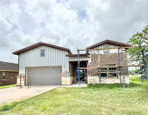119 N 8th St, Beasley, TX 77417